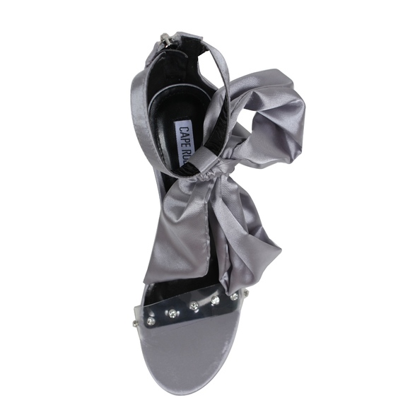 Size 8.5 Silver Ribbon Tie Clear Strap Lucite Heel - Picture 3 of 8